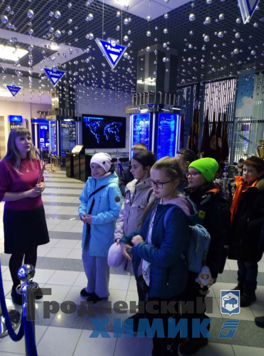 В гостях у азотовцев побывали школьники средних и старших классов